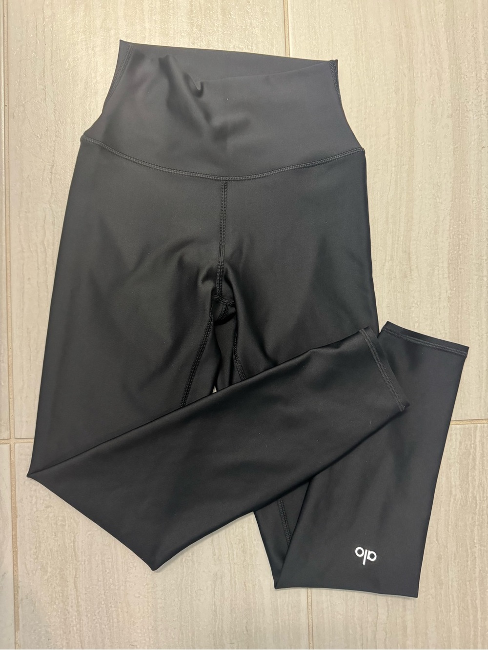 ALO Yoga Black High-Waist Leggings with Subtle Logo